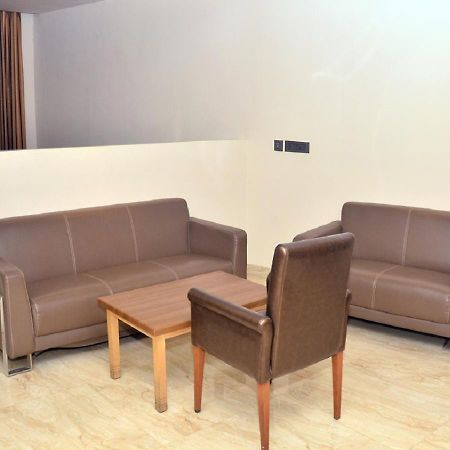 ホテル Golden Residency ラーマナータプラム エクステリア 写真