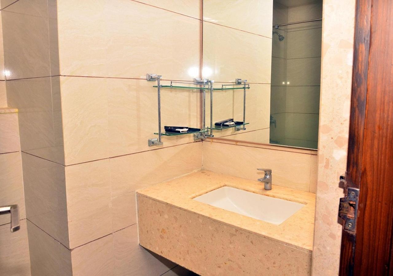 ホテル Golden Residency ラーマナータプラム エクステリア 写真